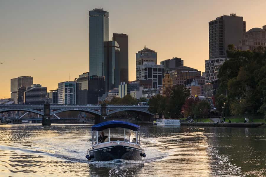 1.5Hr Yarra River Crown Flames and City Lights Cruise - Key points to know before you book