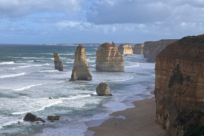 12 Apostles,Great Ocean Road Tour - hotel PICKUP & free entries - The Memorial Arch and the road itself