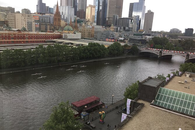 4 Hour Private Tour of Melbourne's Iconic Highlights with Guide - The Shrine of Remembrance and Melbourne’s skyline