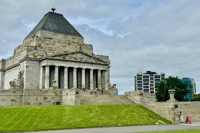 4 Hours Sightseeing Small Group Tour in Melbourne City - Fitzroy Gardens, with 30 minutes among the trees