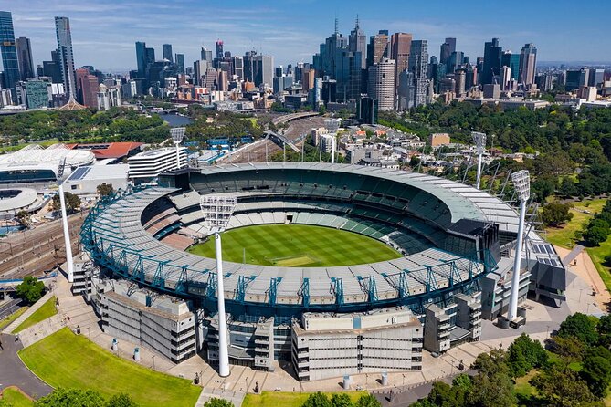 A Taste of Melbourne: Laneways, Boroughs, Bites and Brews Tour - Parkland, the Shrine, and a change of pace