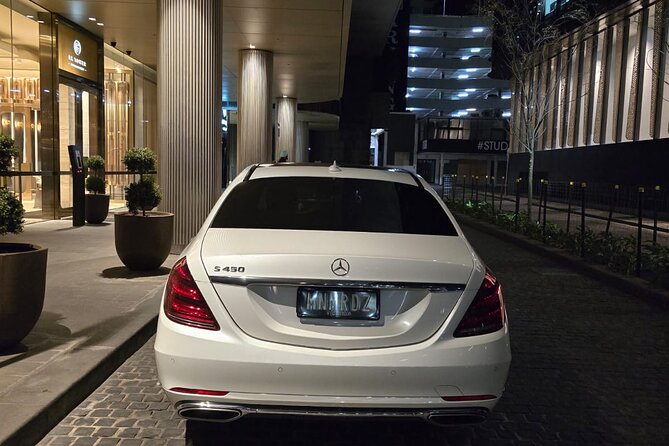 Airport Transfers - Chauffeur Car & Limo Services of Melbourne - Price and value for a small group