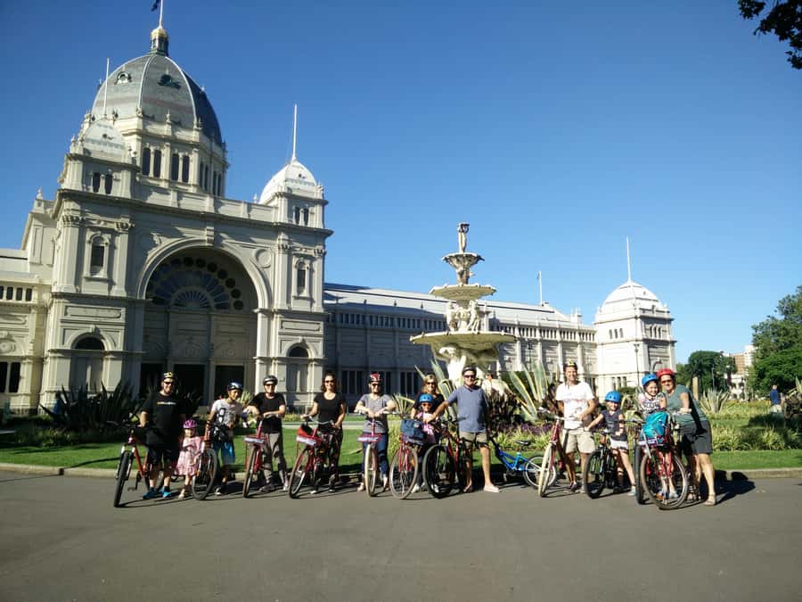 Classic Melbourne Bike tour - Meeting at Blue Tongue Bikes near Federation Square