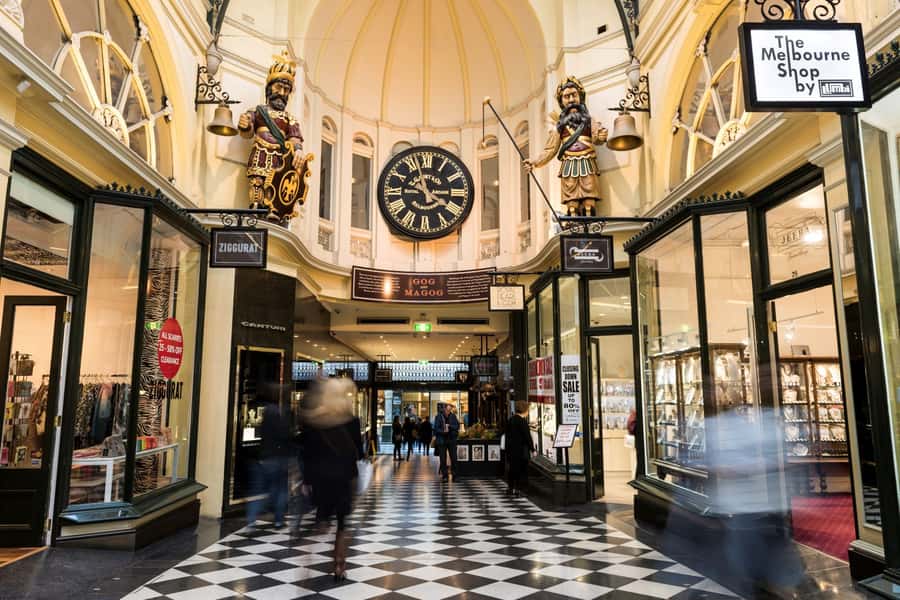 Classic Pivate Melbourne Walking Tour Start from your hotel - Guide style and group size