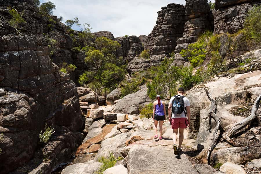 From Melbourne: Grampians National Park & Kangaroos - Lunch in Halls Gap, the park’s only town