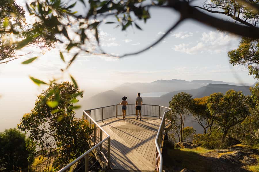 From Melbourne: Grampians National Park Small Group Tour - An early start from Melbourne and a pause in Beaufort