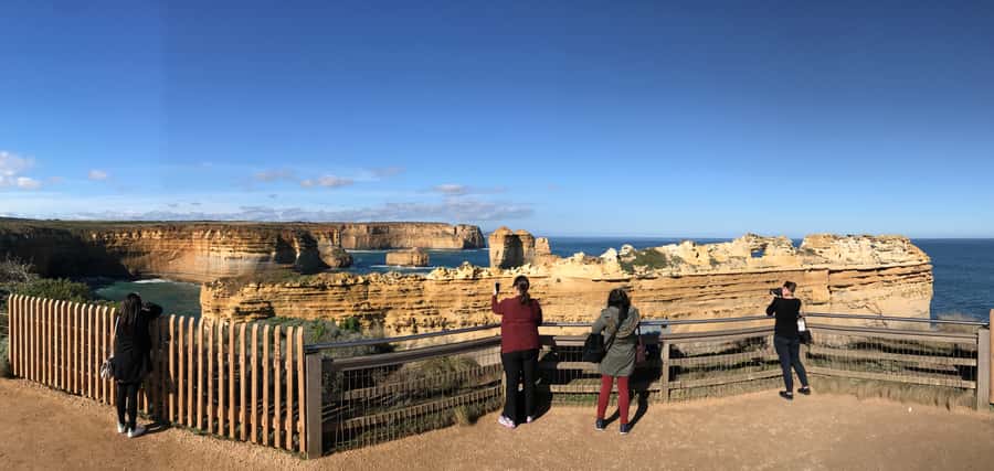 From Melbourne: Great Ocean Road Boutique Tour in Reverse - Loch Ard Gorge and the shipwreck story