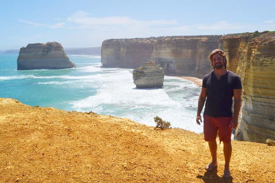 From Melbourne: Great Ocean Road Day Trip with Dinner - The Grotto and London Bridge: the first coastal shapes