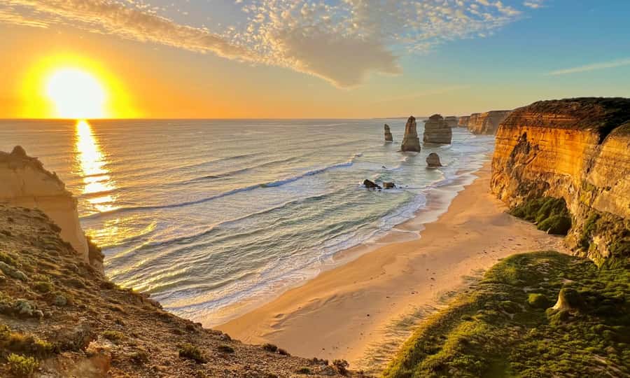 From Melbourne: Great Ocean Road Full-Day Sunset Tour - Loch Ard Gorge combines scenery with a real story