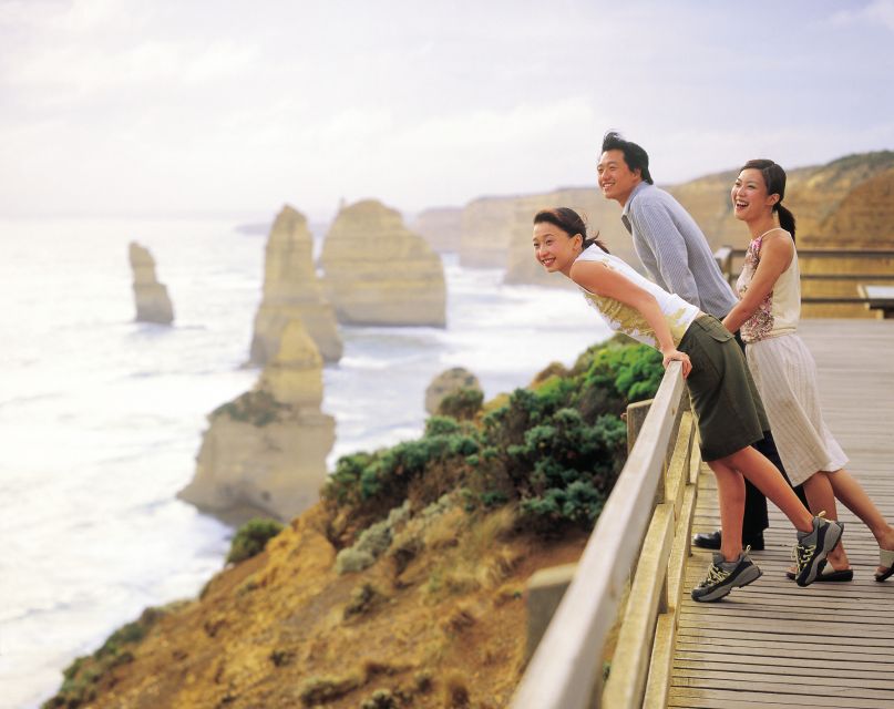 From Melbourne: Reverse Great Ocean Road Day Trip with Lunch - Searching for koalas along the coastal road