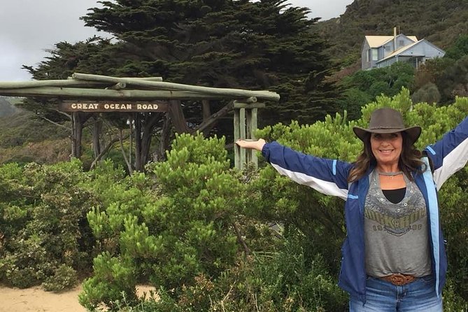 Great Ocean Road Medium Size Group Tour - Lunch, transport, and what the price really covers