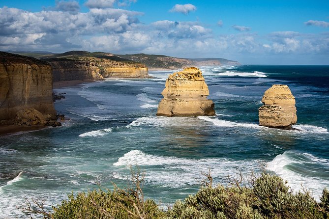 Great Ocean Road Reverse Rainforest & 12 Apostles from Melbourne - The Memorial Arch and the human story of the road