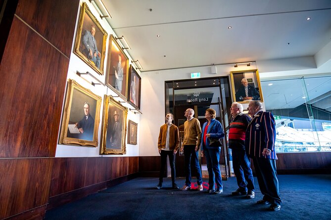 Half-Day Sports Lovers Bus Tour of Melbourne with MCG Tour - Lunch at the end of the morning
