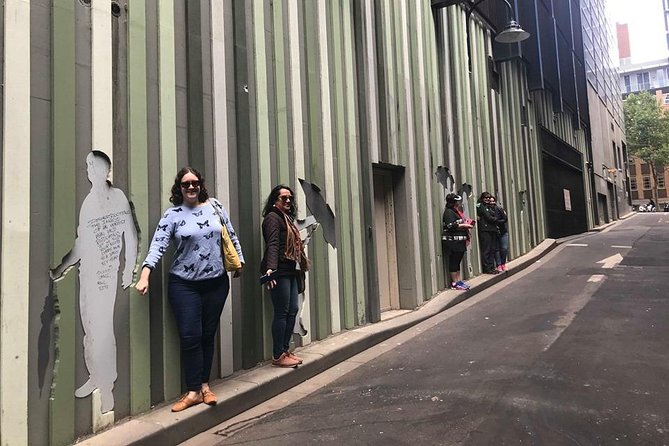 History and Donuts Walking Tour - The guides and the small-group feel