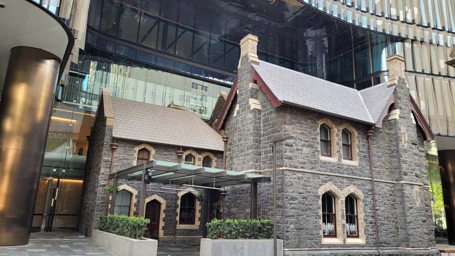 Icons of Melbourne Walking Tour - From gold rush ambition to Melbourne’s street life