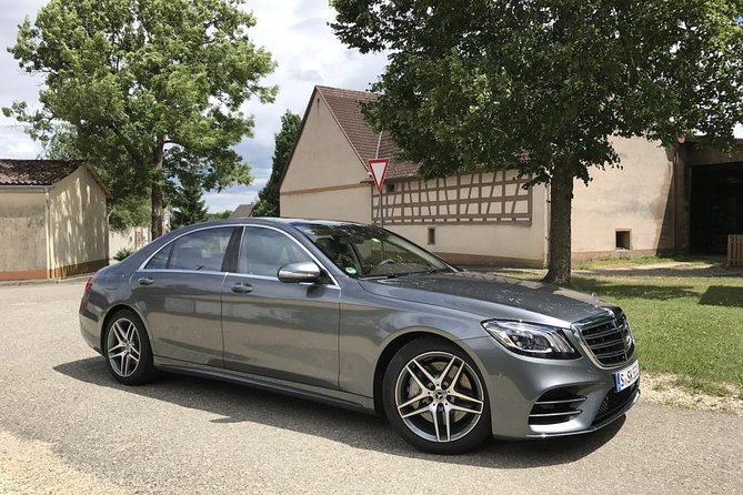 Luxury Chauffeur Car Melbourne Airport To CBD or city to airport - Should you book this Melbourne airport chauffeur car?