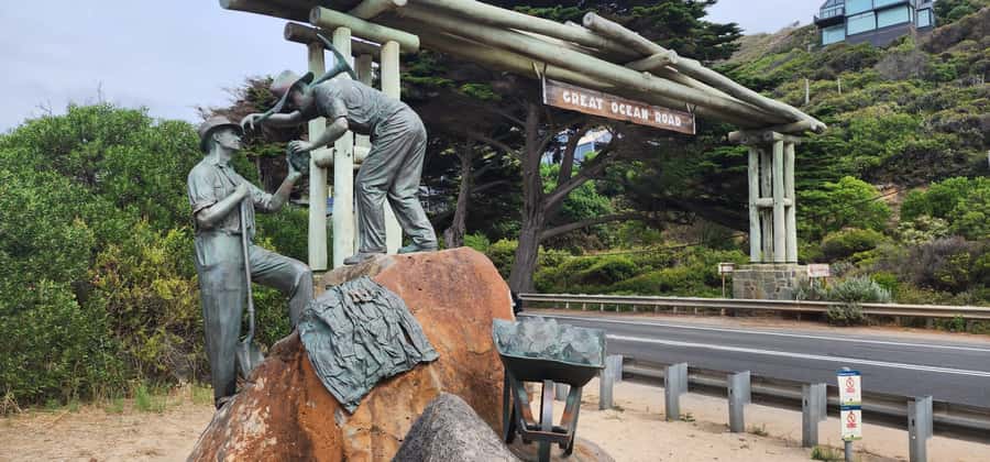 Luxury Private Great Ocean Road Tour – Up to 14 Guests - The Twelve Apostles, the day’s grand finish