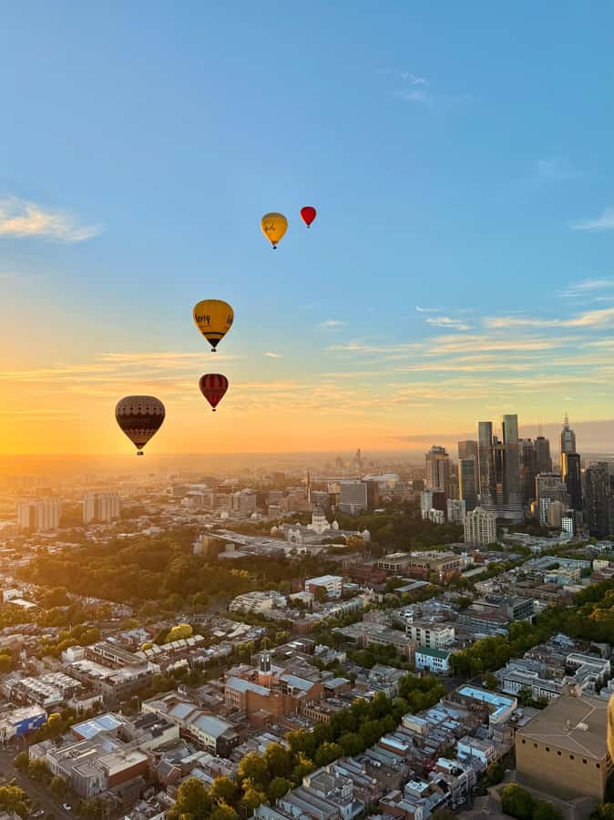 Melbourne: 1-Hour Hot Air Balloon Flight at Sunrise - Adding the champagne breakfast