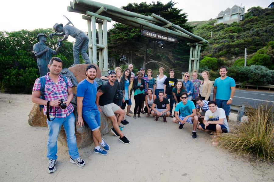 Melbourne: 2-Day Great Ocean Road & Grampians Tour - Lunch near Apollo Bay and the overnight stop in Halls Gap