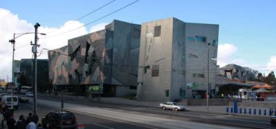 Melbourne 3-Hour Small Group Tour with Beach Boxes