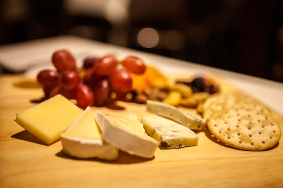 Melbourne: 4-Course Dinner Cruise with Drinks - The opening tasting platter