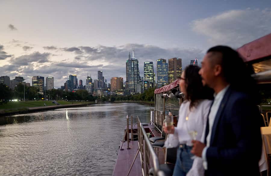 Melbourne: 4-Course Dinner Cruise with Drinks - Choosing the main course