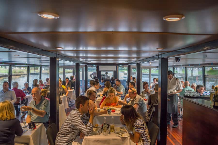 Melbourne: 4-Course Dinner Cruise with Drinks - Drinks are part of the value