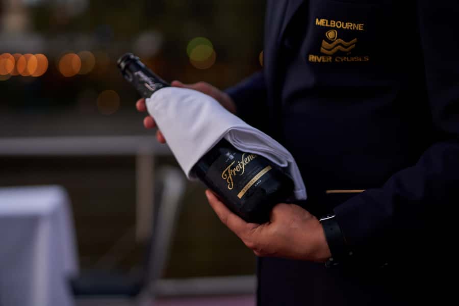 Melbourne: 4-Course Dinner Cruise with Drinks - The Yarra route and what you actually see