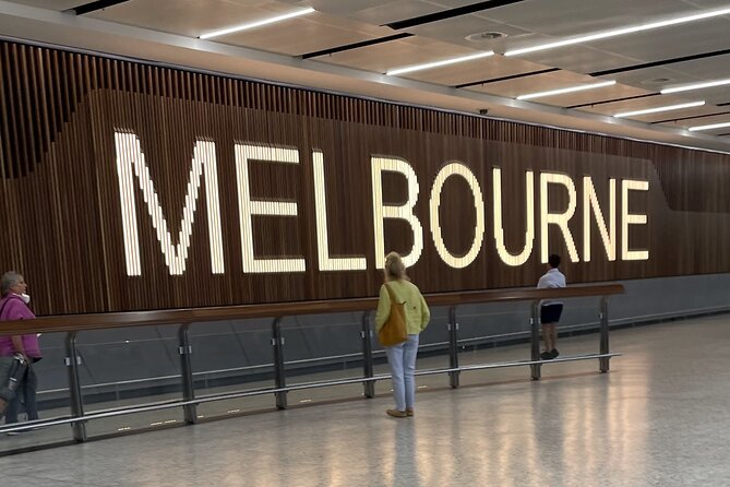 Melbourne Airport to City/CBD Private transfers 4 or more - Landing at Melbourne Airport without the taxi scramble