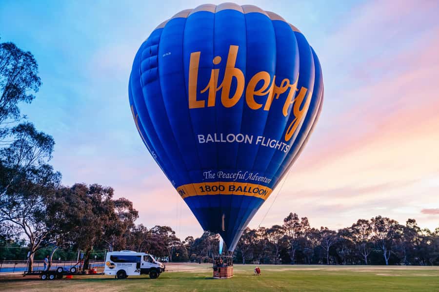 Melbourne: Balloon Flight at Sunrise - Meeting at The Hotel Windsor Before Dawn