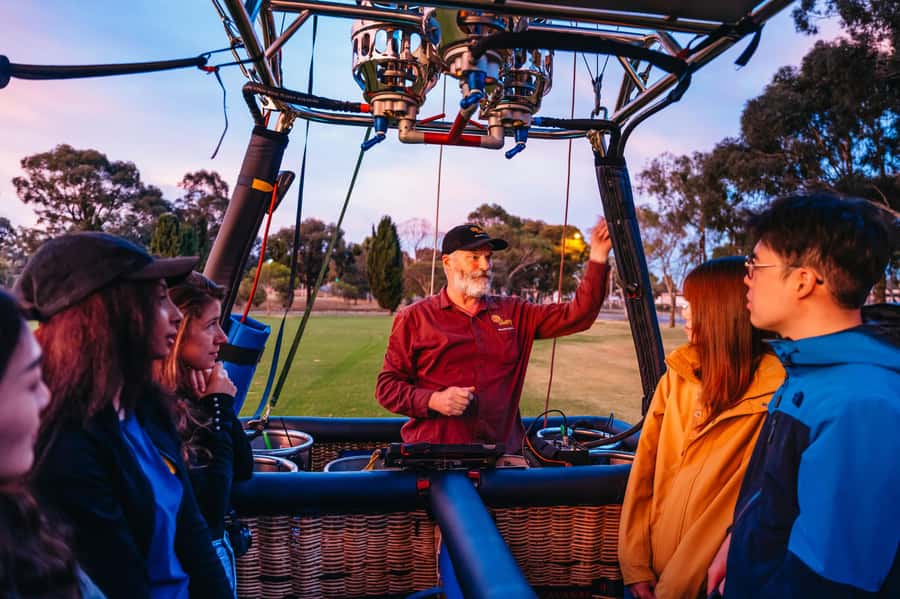 Melbourne: Balloon Flight at Sunrise with Breakfast - Landing Somewhere Different