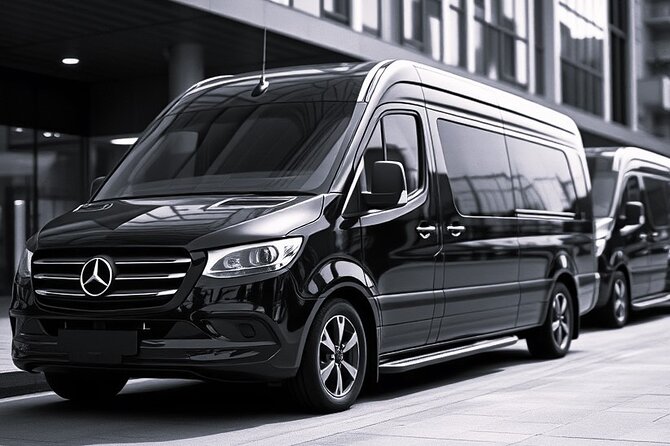 Melbourne CBD to MEL Airport Private Transfer 4 or more - Leaving your Melbourne hotel for Tullamarine
