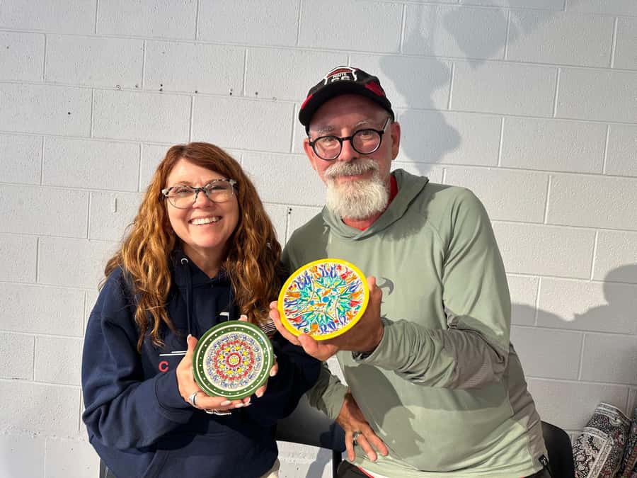 Melbourne: Ceramic Plates & Bowls Paint and Sip Classes - A small-group setting for an easy night out
