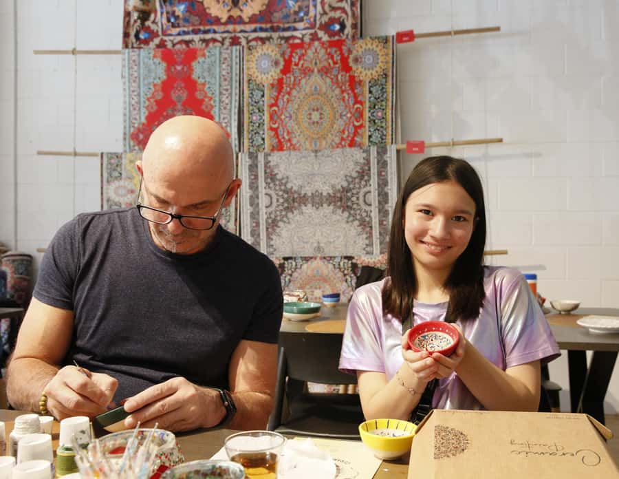 Melbourne: Ceramic Plates & Bowls Paint and Sip Classes - What the evening is likely to feel like