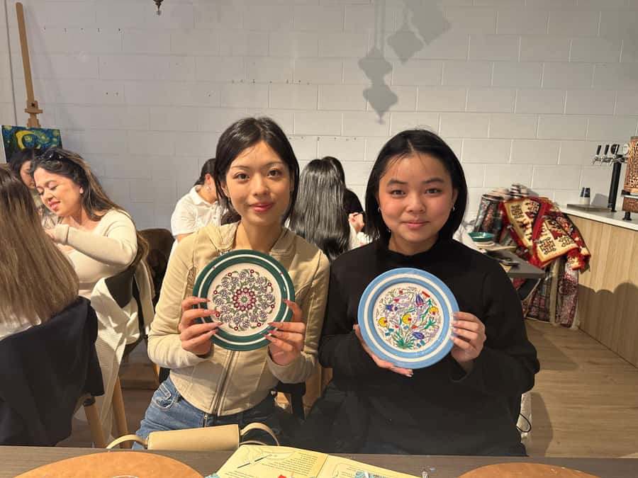 Melbourne: Ceramic Plates & Bowls Paint and Sip Classes - Booking flexibility and useful planning details