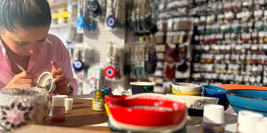 Melbourne: Ceramic Plates & Bowls Paint and Sip Classes - Should you book the Melbourne ceramic paint and sip?