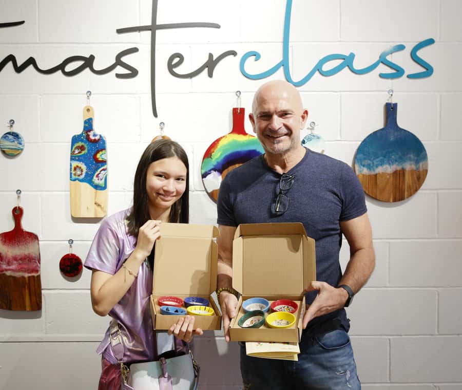 Melbourne: Ceramic Plates & Bowls Paint and Sip Classes - Bringing wine and enjoying the Turkish tea service