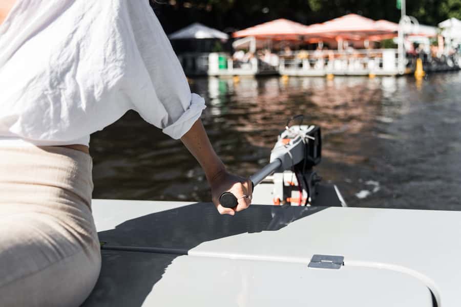 Melbourne: Electric Picnic Boat Rental on the Yarra River - Comfort, weather, and practical limits