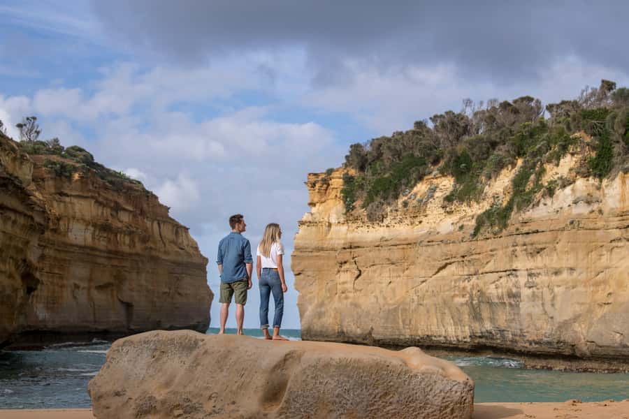 Melbourne: Great Ocean Road, 12 Apostles & Rainforest Tour - Anglesea and Memorial Arch on the Surf Coast