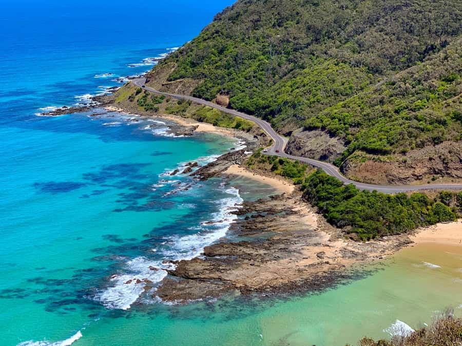 Melbourne: Great Ocean Road Extended–Top Stops&London Bridge - Lorne offers an early look at the coast