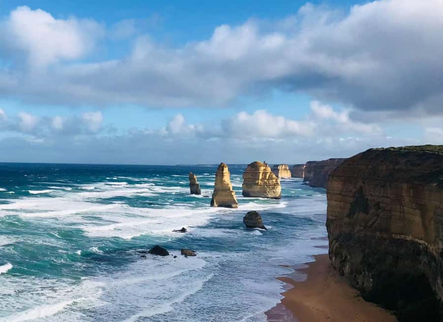 Melbourne: Great Ocean Road Max Highlights & London Bridge - Apollo Bay gives you a proper lunch break