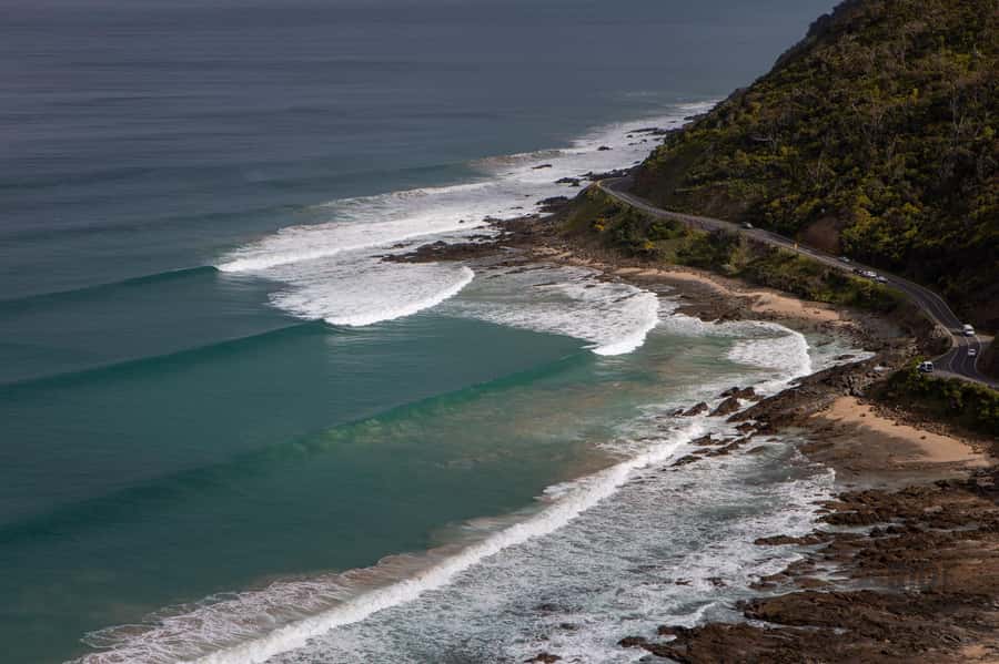 Melbourne: Great Ocean Road & Wildlife Tour for Backpackers - The Twelve Apostles: the dramatic first stop