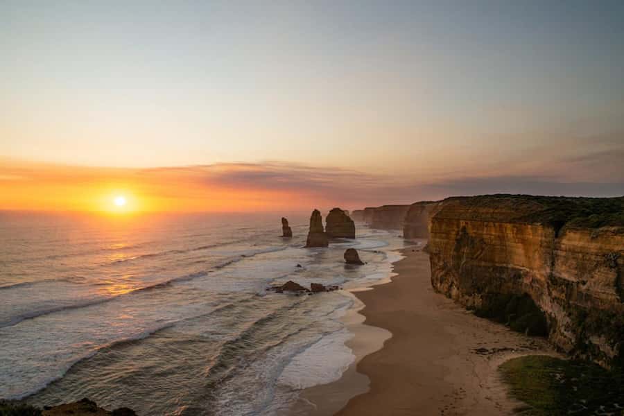 Melbourne: Helicopter Tour to 12 Apostles & Great Ocean Rd - Key points to know before booking