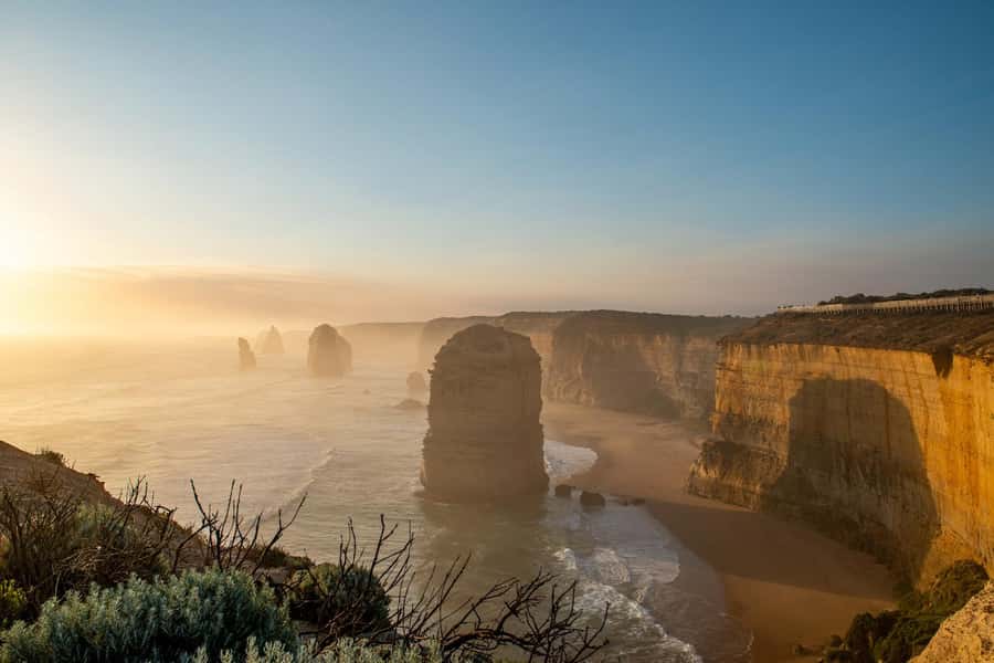 Melbourne: Helicopter Tour to 12 Apostles & Great Ocean Rd - From Essendon Fields to Melbourne’s skyline