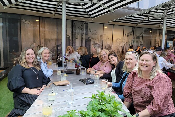 Melbourne: Hidden Bar and Cocktail Tour - Stop one: learning how the secret entrances work