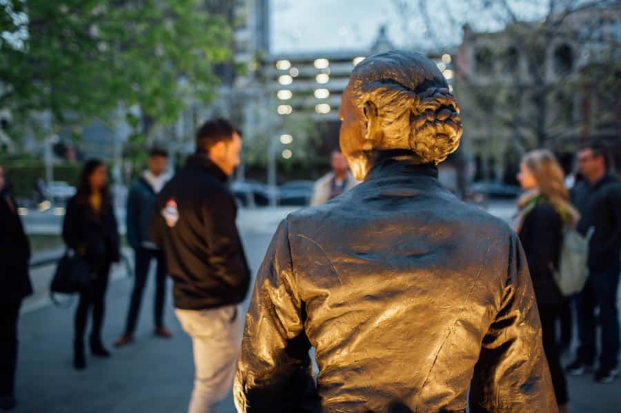Melbourne: Hidden Bars & Creepy Tales Walking Tour - Practical details that shape the evening