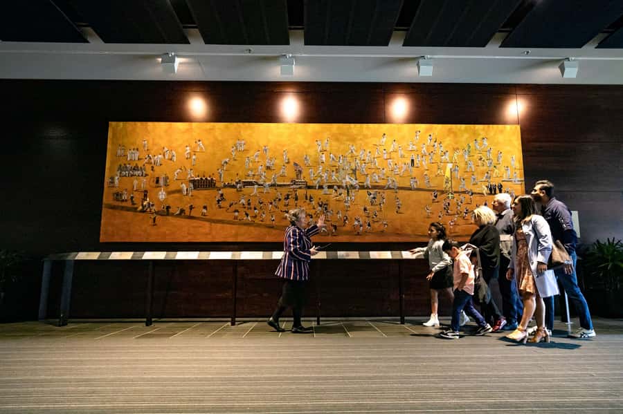 Melbourne: Melbourne Cricket Grounds (MCG) Guided Tour - Walking on the arena