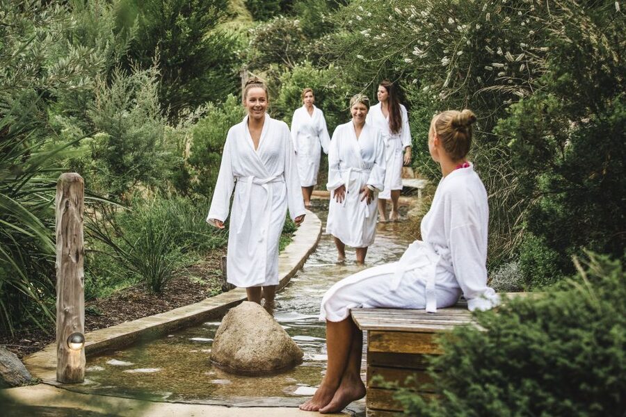 Melbourne: Mornington Peninsula & Hot Springs Tour 8 pax max - Practical packing advice for the full 10 hours