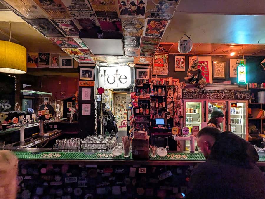 Melbourne Music Venue Pub Crawl with History + 2 Free Drinks - Why this crawl is different from a standard pub tour
