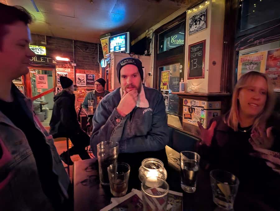 Melbourne Music Venue Pub Crawl with History + 2 Free Drinks - Who will enjoy this Melbourne night out